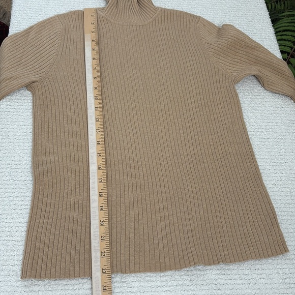 The Limited Ribbed Tan Turtleneck Sweater- NWOT- 100% Cotton - Picture 12 of 13